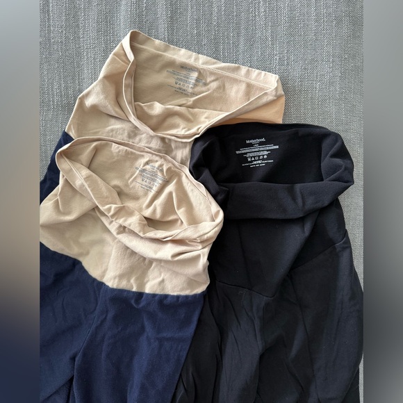 15 piece maternity clothes Bundle!! Sizes M, L, XL - Picture 7 of 13